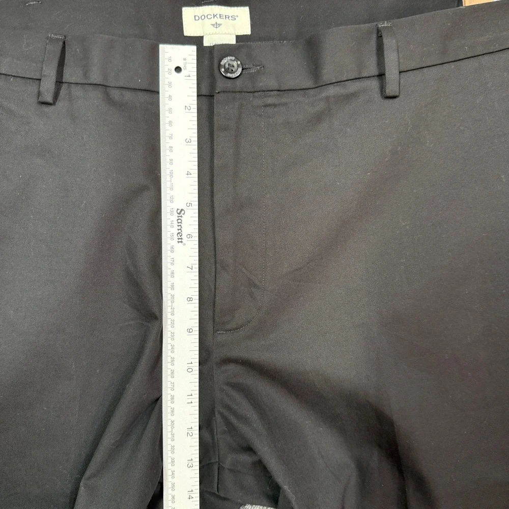 Dockers Pants Classic Fit Mens 42x32 Black Chino Cotton Stretch Straight Leg